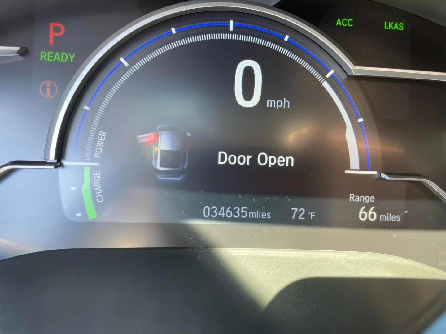 2021 SILVER /BLACK Honda Clarity Plug-In Hybrid (JHMZC5F14MC) with an 1.5L L4 DOHC 16V HYBRID engine, CVT transmission, located at 744 E Miner Ave, Stockton, CA, 95202, (209) 944-5770, 37.956863, -121.282082 - Photo#6
